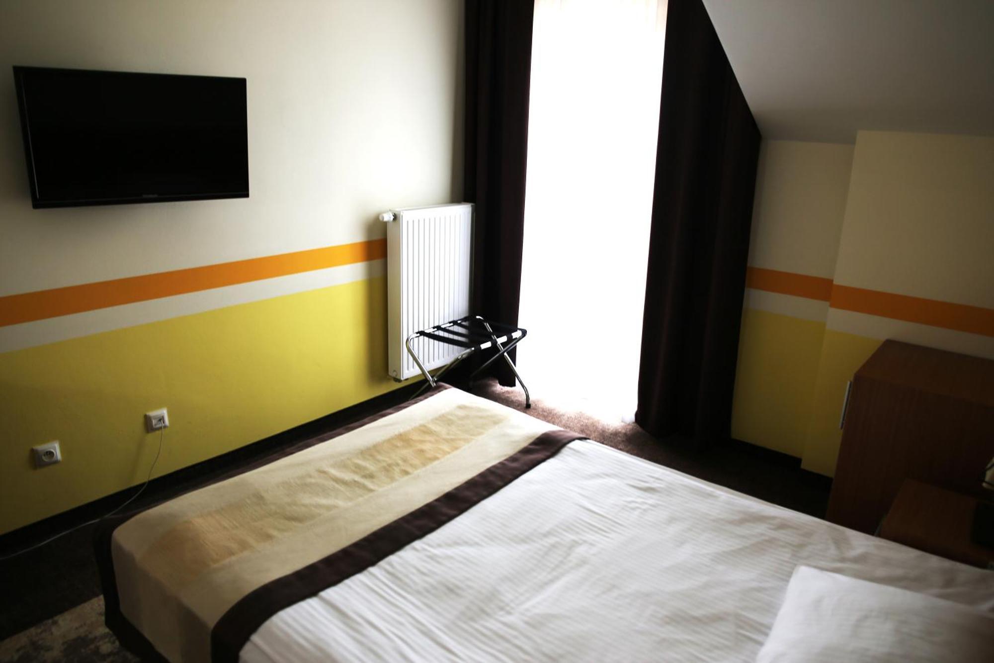 Hotel Folklor Międzyrzec Podlaski Zimmer foto