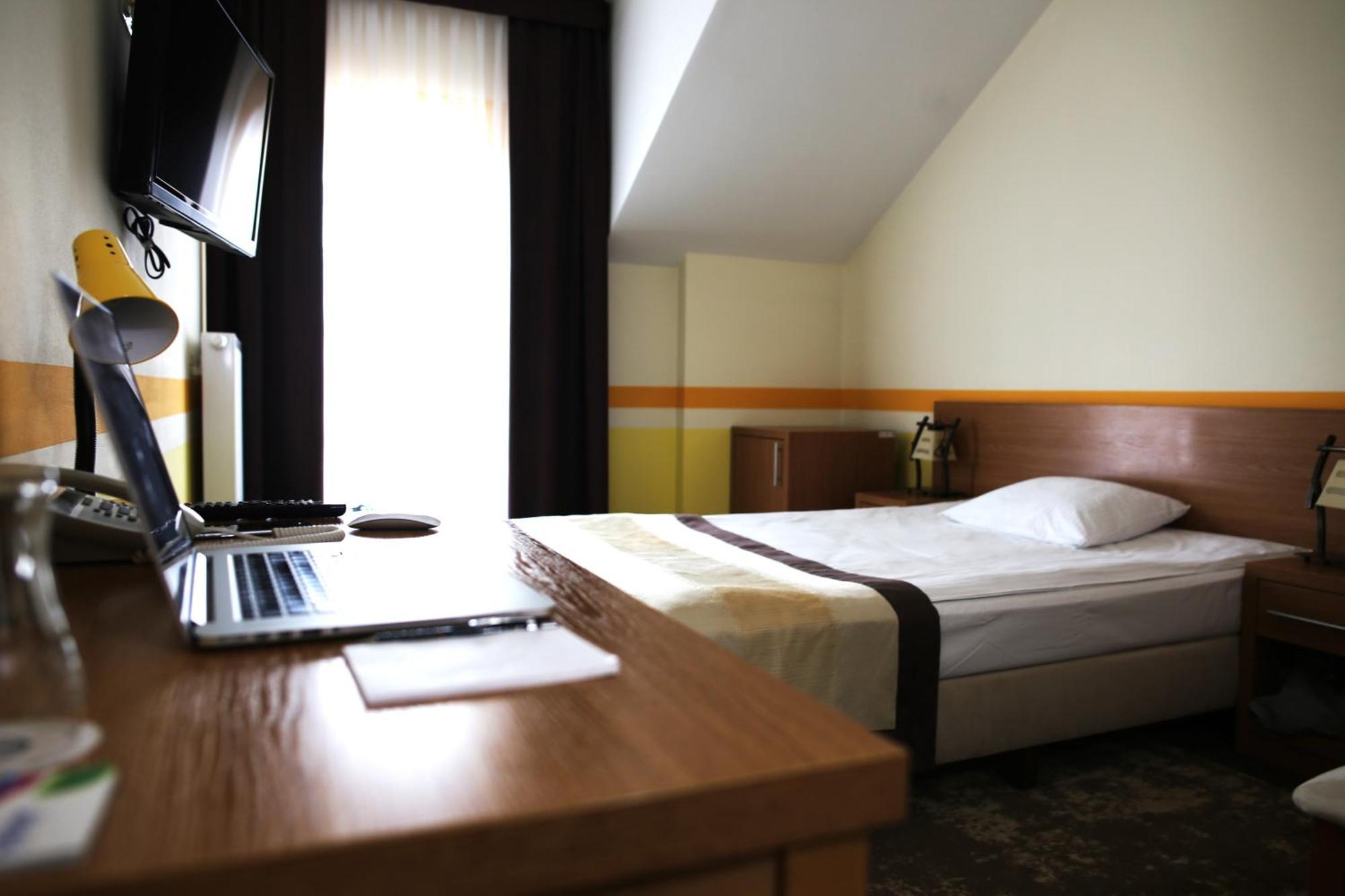 Hotel Folklor Międzyrzec Podlaski Zimmer foto