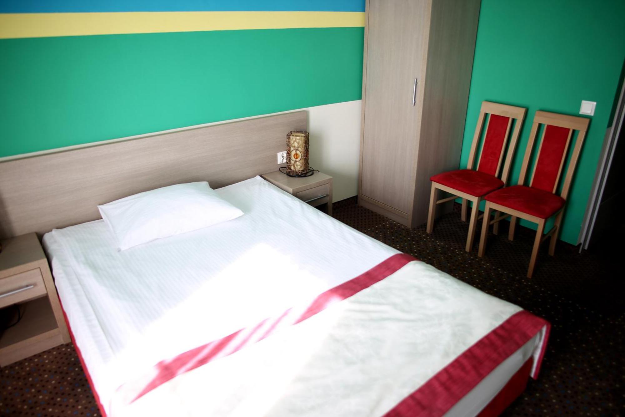 Hotel Folklor Międzyrzec Podlaski Zimmer foto