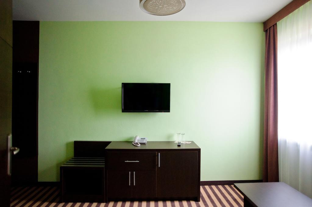 Hotel Folklor Międzyrzec Podlaski Zimmer foto